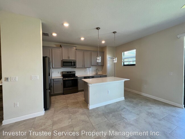 Building Photo - 3 br, 2.5 bath House - 1254 Royal St Georg...