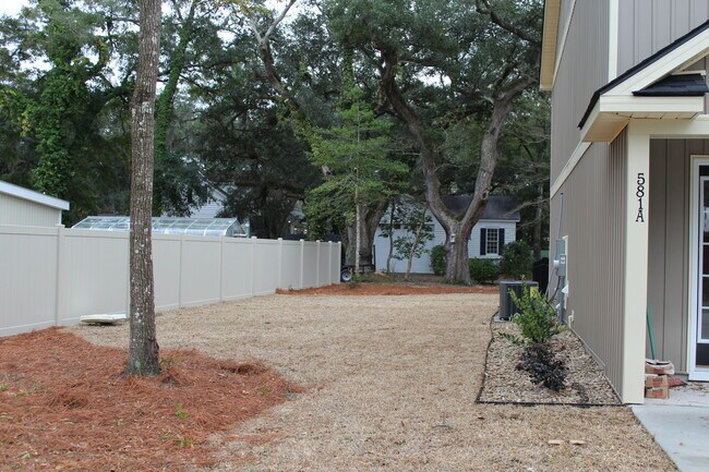 leftside of townhome - 581 Bend Ave