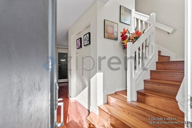 Building Photo - 1111 Tahoe Ln