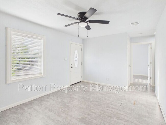 Foto del edificio - 4620 S Hayden St