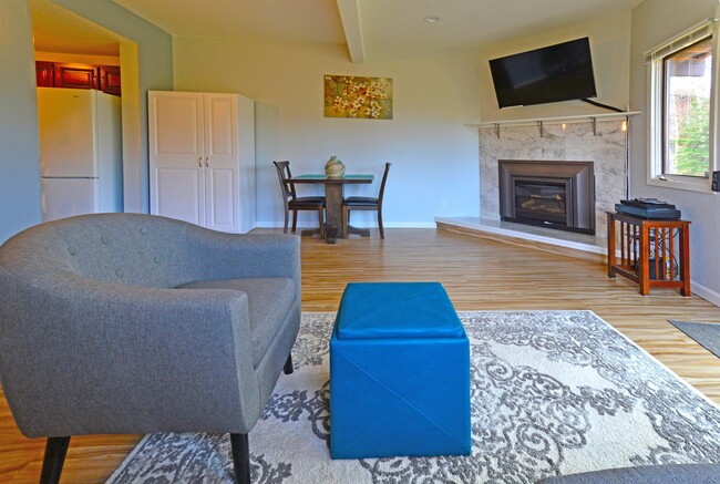 Building Photo - 4701 Mills Dr