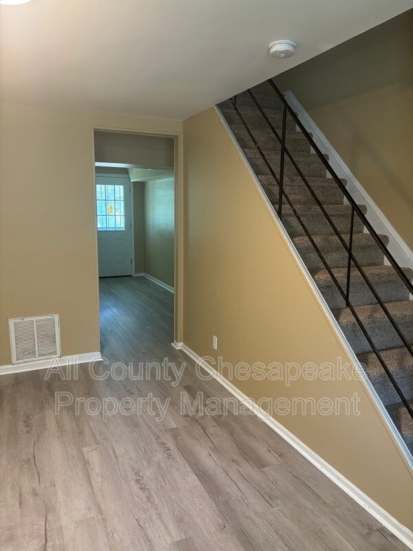 Building Photo - 2825 Eastshire Dr
