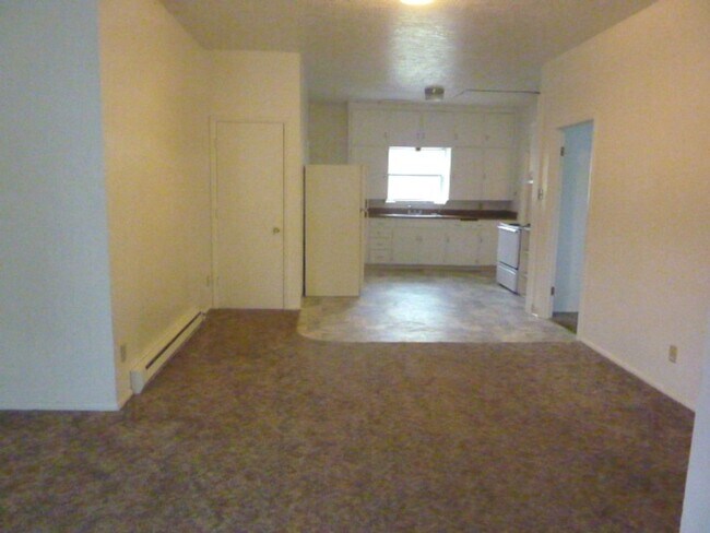 Building Photo - Duplex Located In Steunenberg Historical D...