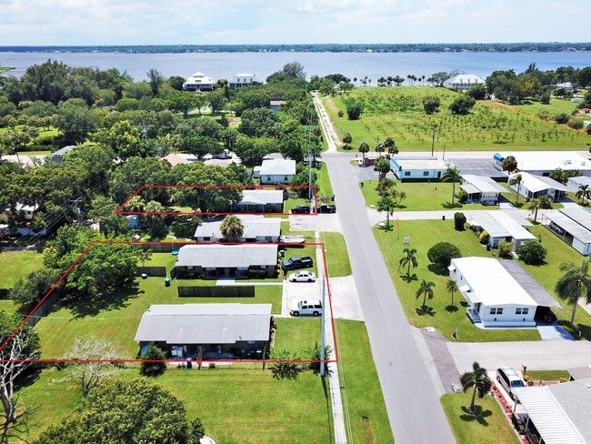 Building Photo - The Royal Mauian Apartments