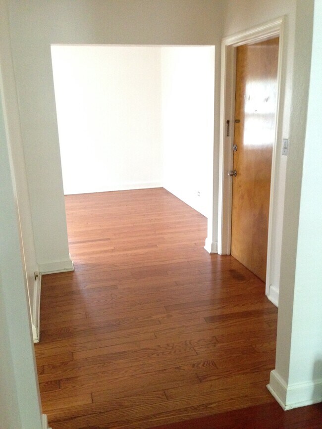 Front Foyer - 203 N Martin Luther King Jr Ave