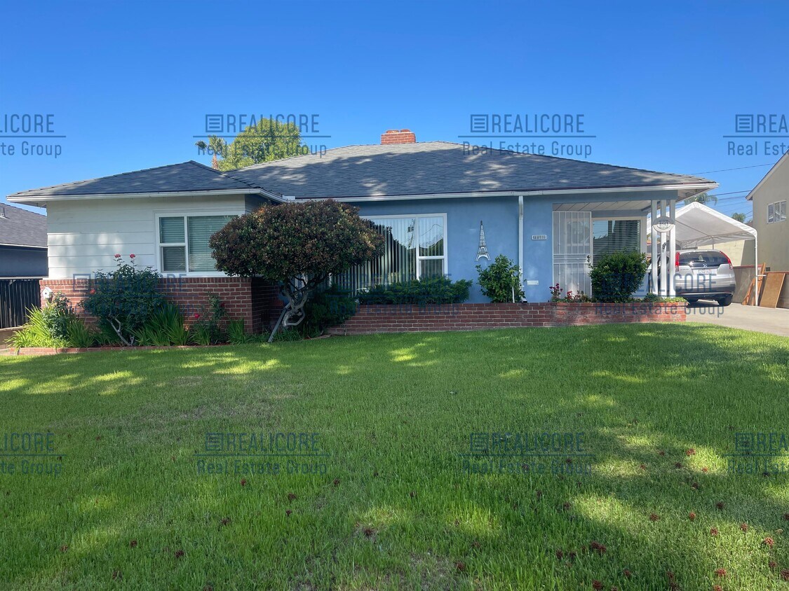Foto principal - 8143 Calmada Ave