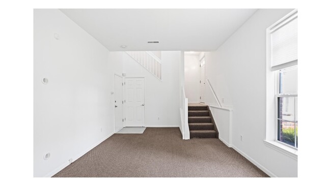 Building Photo - 880 Seville Row