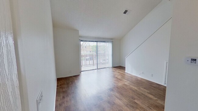Foto del edificio - **COMING SOON! One bedroom + a Loft Condo ...