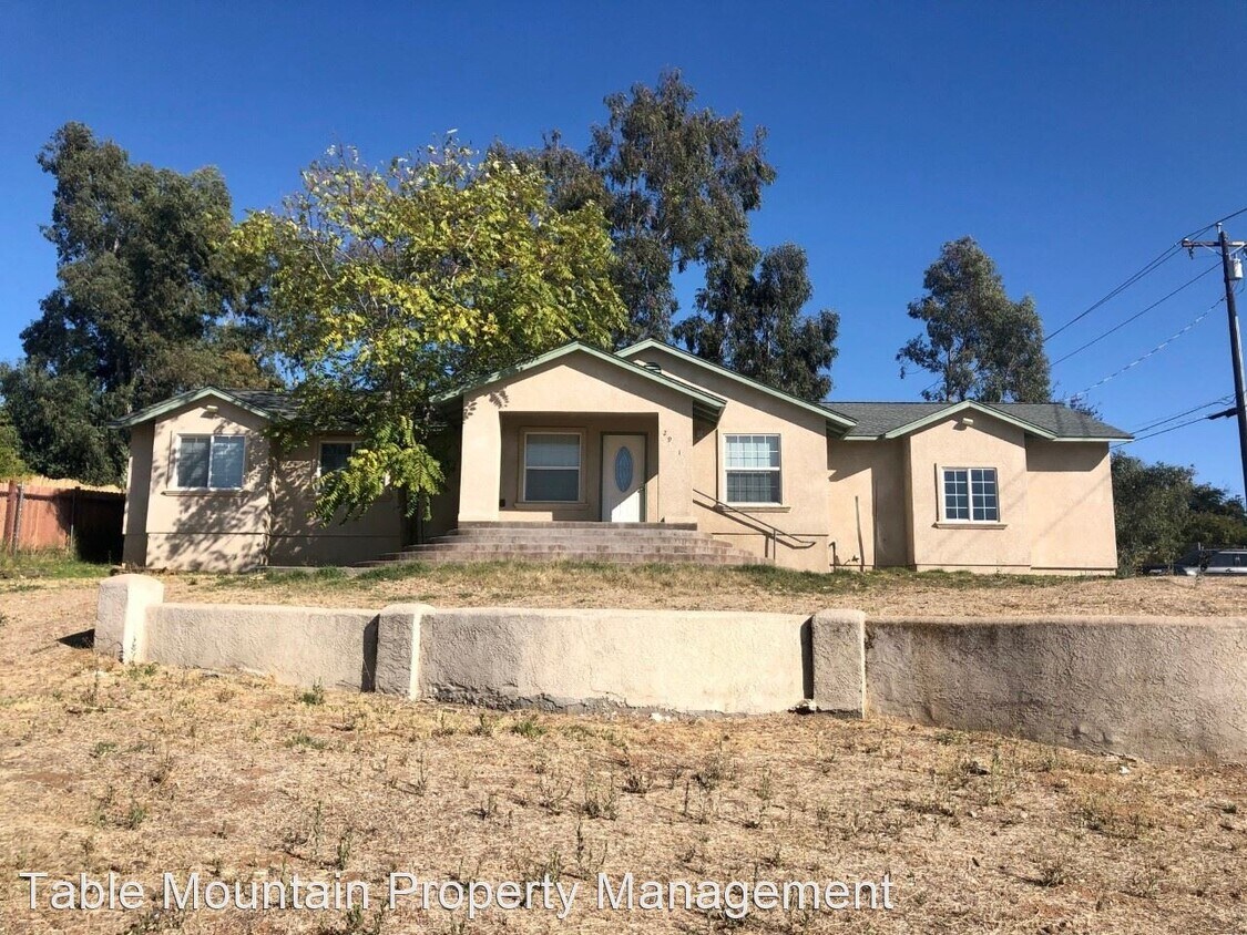 3 br, 2 bath House 2991 Oro Bangor Hwy House Rental in Oroville, CA