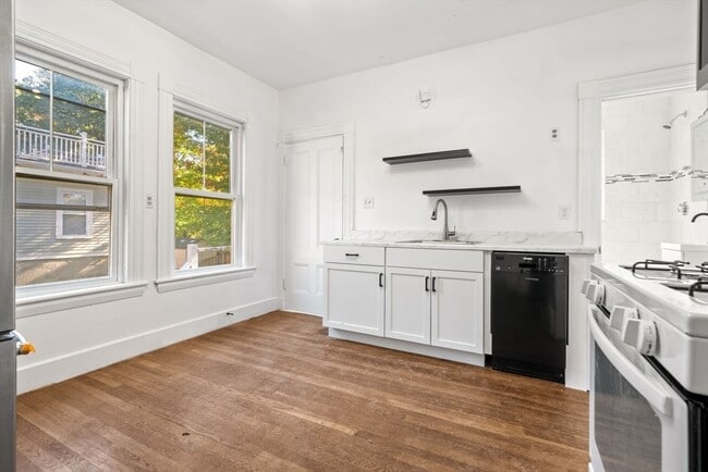 Foto del edificio - 168 Elliot St