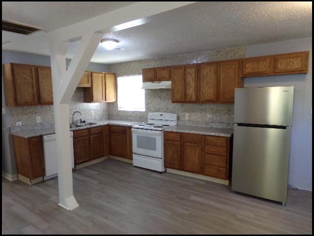 Building Photo - 908 Greenlea Dr