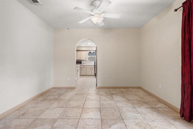 Building Photo - 14510 Lantern Ln
