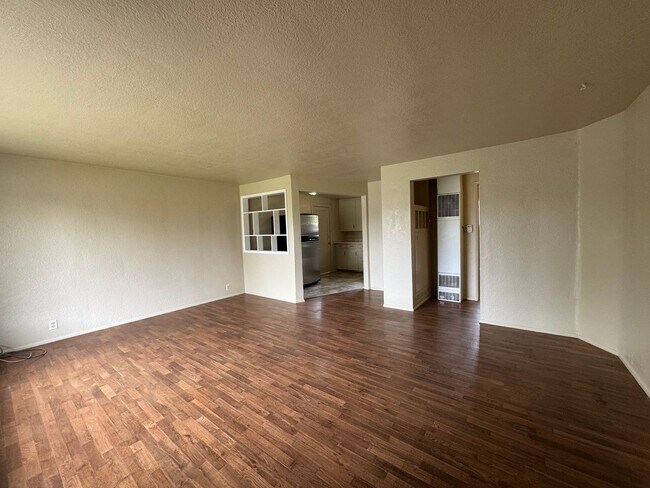 Foto del edificio - 2 Bedroom Home Located In SE Eugene Neighborhood