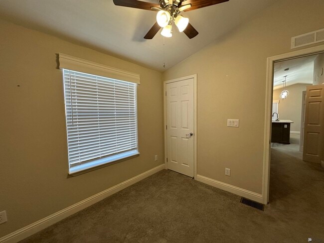 Foto del edificio - 13432 E 53rd St