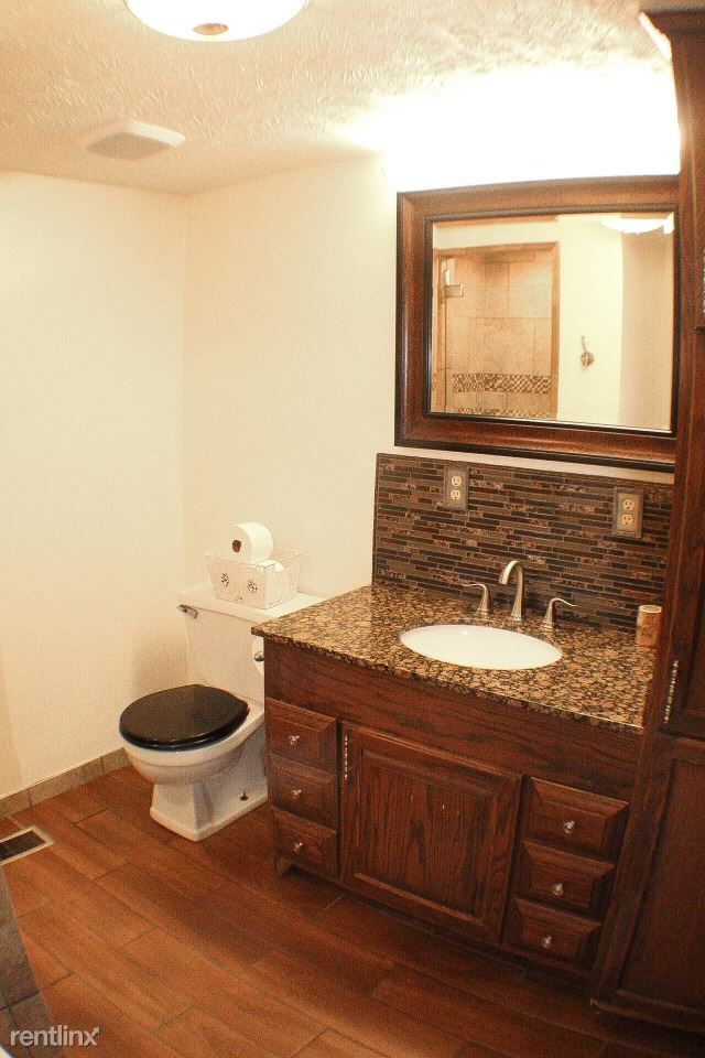 Building Photo - 3 br, 1 bath House - 7250 S Strain Ridge Rd