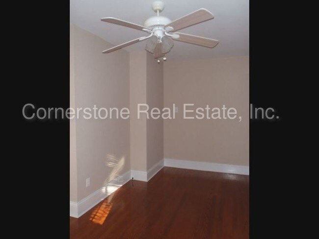 Building Photo - 5457 Pinecrest St