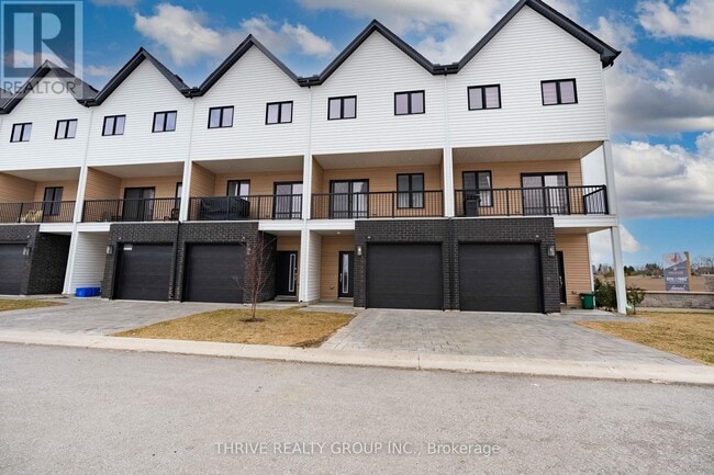 Building Photo - 1595 Capri Cres