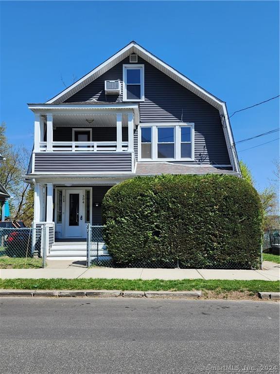 Primary Photo - 304 Judson Pl