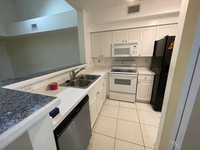 Foto del edificio - 6821 SW 44th St