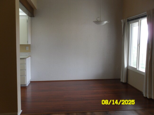Foto del edificio - 5575 E Evergreen Blvd