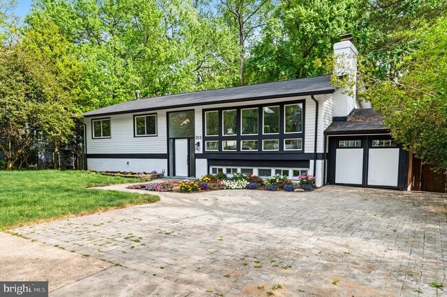 Building Photo - 203 Audreys Ct SE