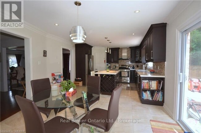 Building Photo - 1609 Pilgrims Way