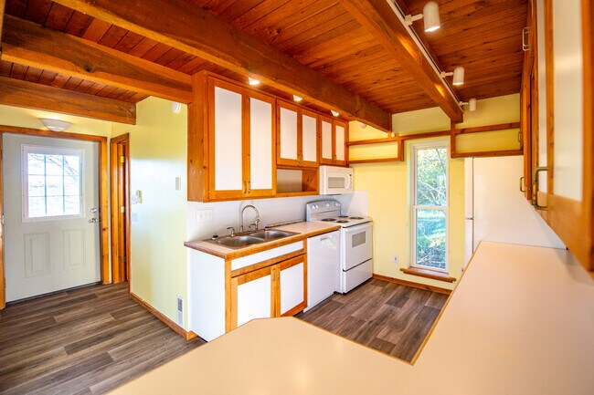 Foto del edificio - 10644 Peach Ridge Rd