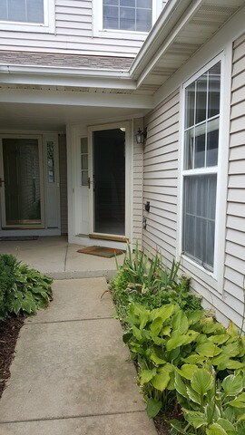 Building Photo - 2116 Peach Tree Ln
