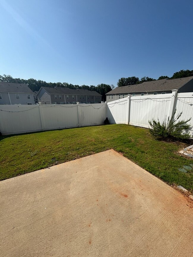Building Photo - 1210 N Norwhich Ln