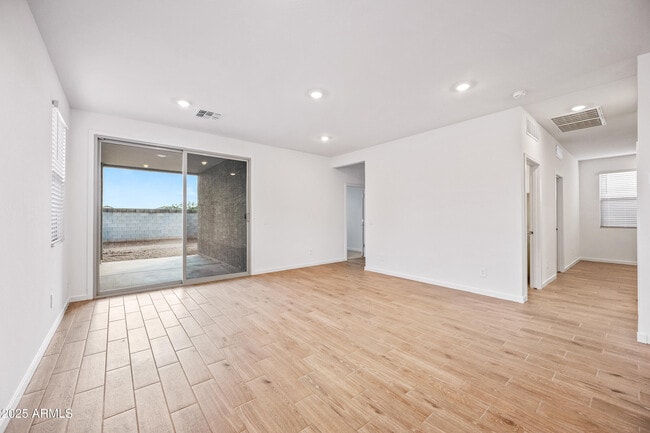 Building Photo - 15825 W Gray Fox Trl