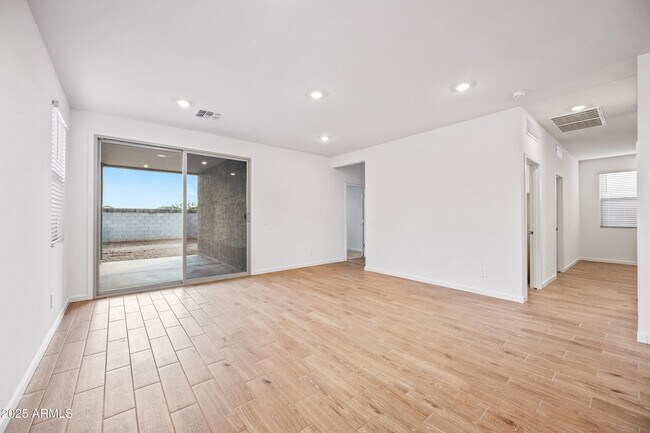 Foto del edificio - 15825 W Gray Fox Trl