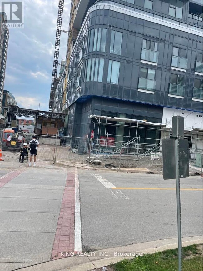 Building Photo - 370 Martha St