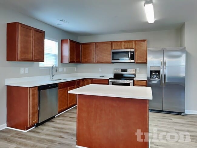 Building Photo - 312 Sequoia Dr