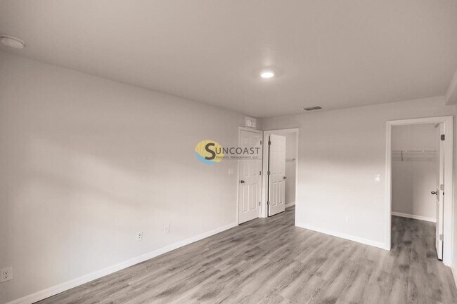 Foto del edificio - 1937 Laverna Ave