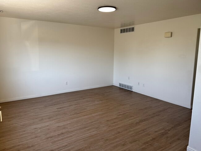 Building Photo - 2520 W 450 N