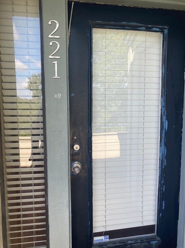 Building Photo - 2612 San Pedro St