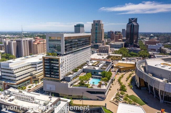 Building Photo - 1 br, 1 bath House - 500 J Street, #1402