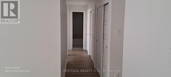 Photo du bâtiment - 945-945 Simcoe St N