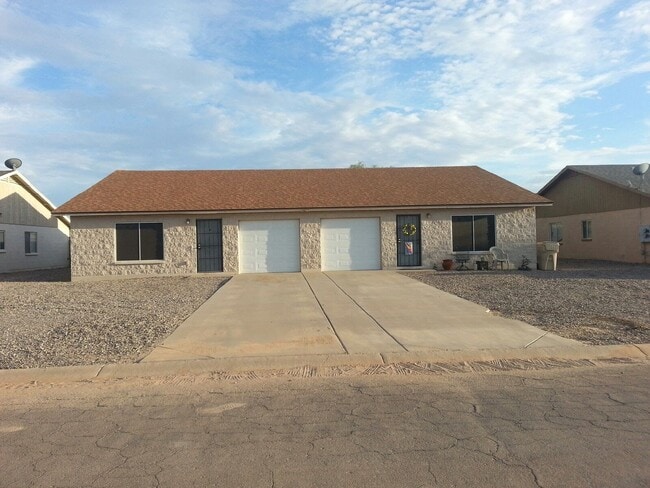 Building Photo - 10571 W Carousel Dr