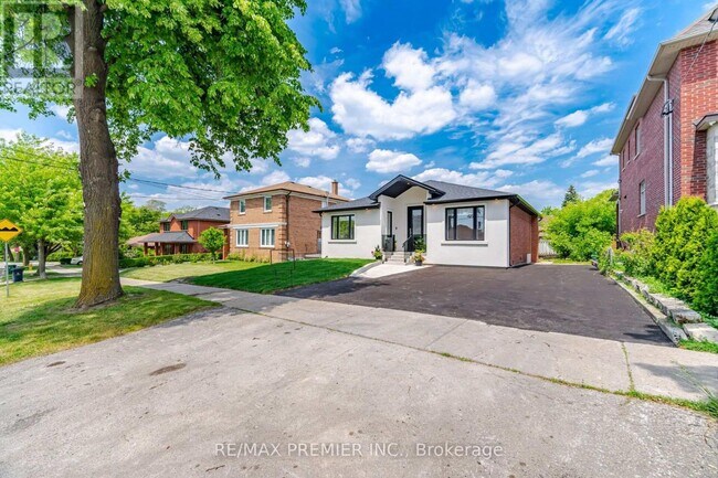 Building Photo - 62 Flamborough Dr