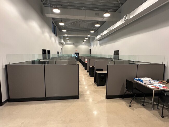 Foto del edificio - 1114 E Main St