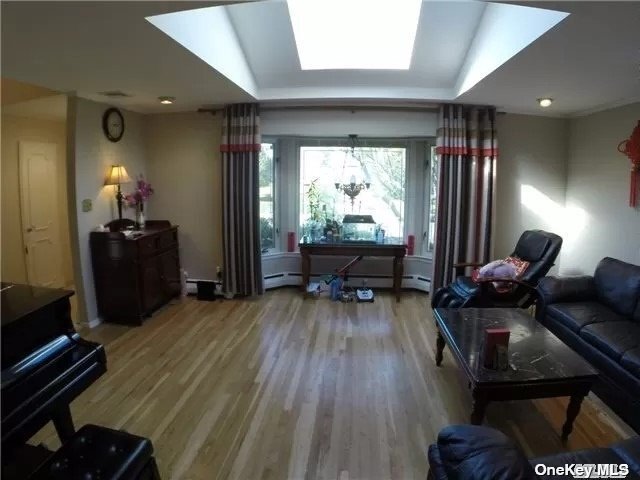 Foto del edificio - 42 Birchwood Park Dr