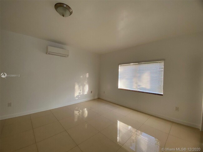Foto del edificio - 4752 SW 2nd Terrace