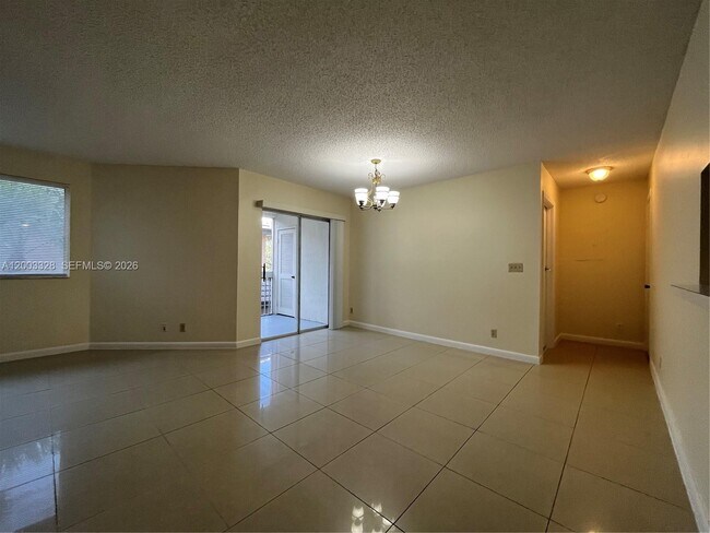 Foto del edificio - 9833 Westview Dr