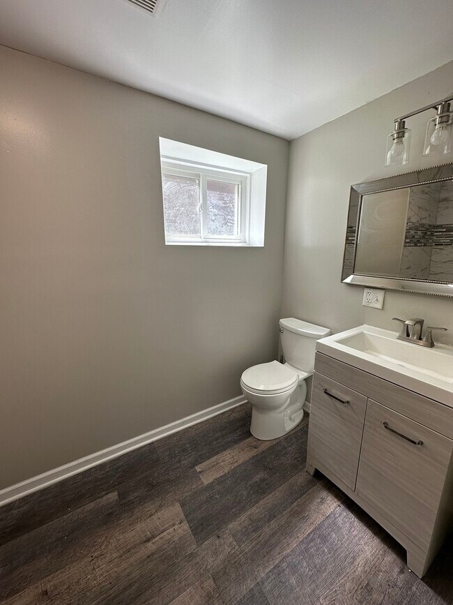 Building Photo - 8118 S Saginaw Ave