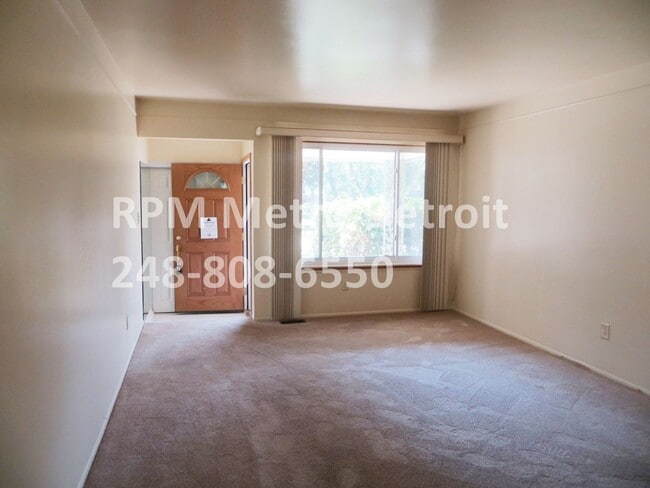 Building Photo - GREAT SOUTHFIELD RANCH