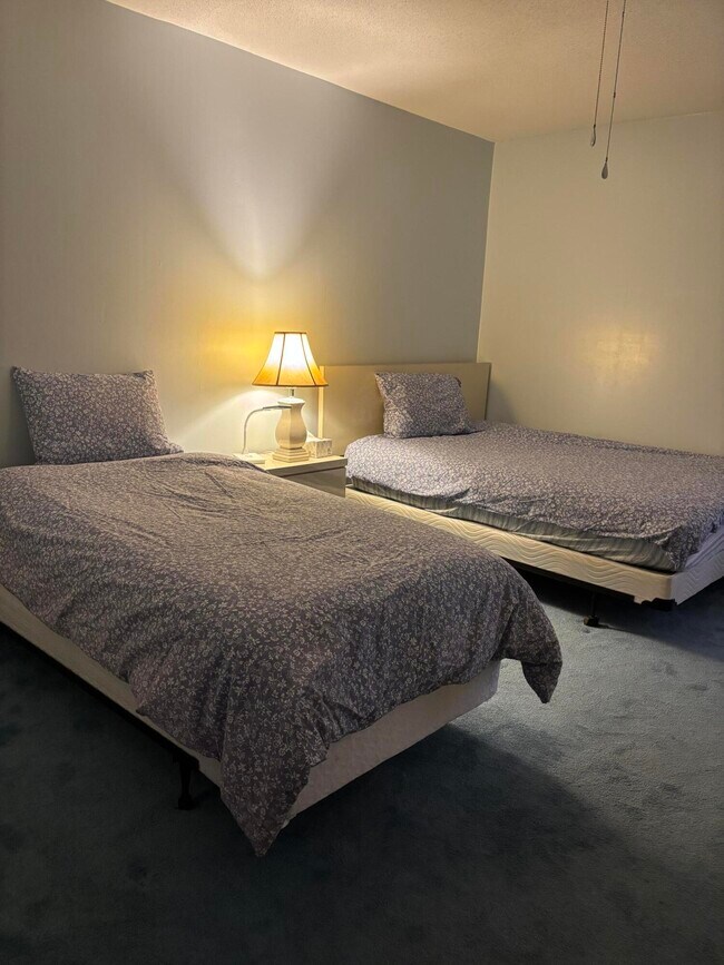 Building Photo - 24 Golfs Edge