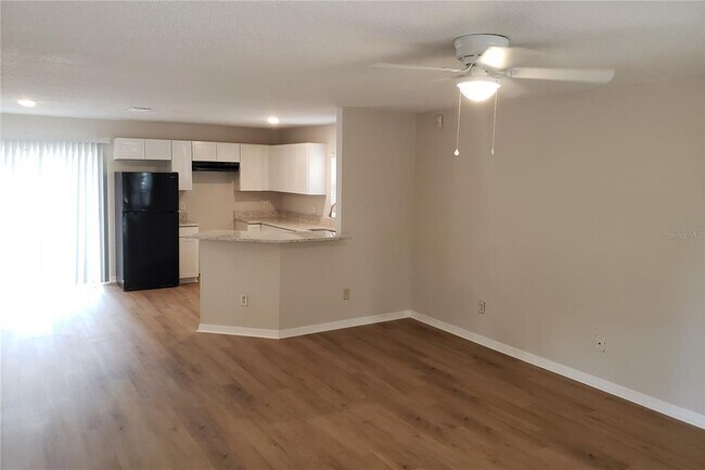 Foto del edificio - 10608 N 50th St