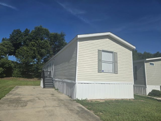 Building Photo - 1123 Walt Williams Rd