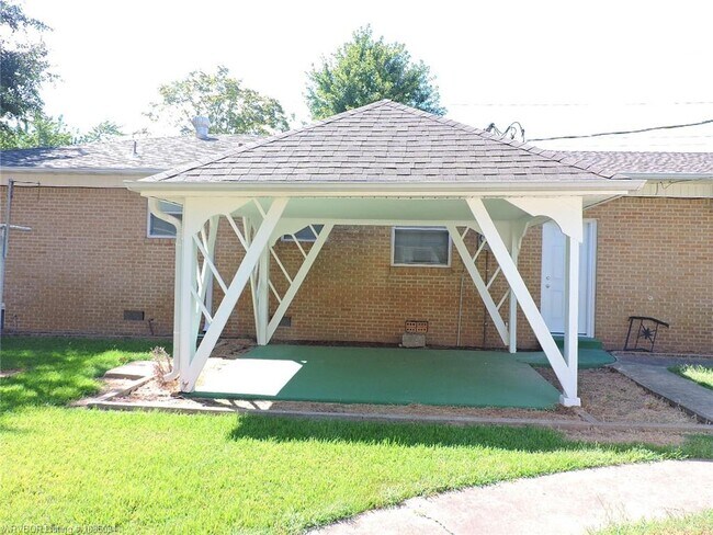 Building Photo - 4801 S 28th St